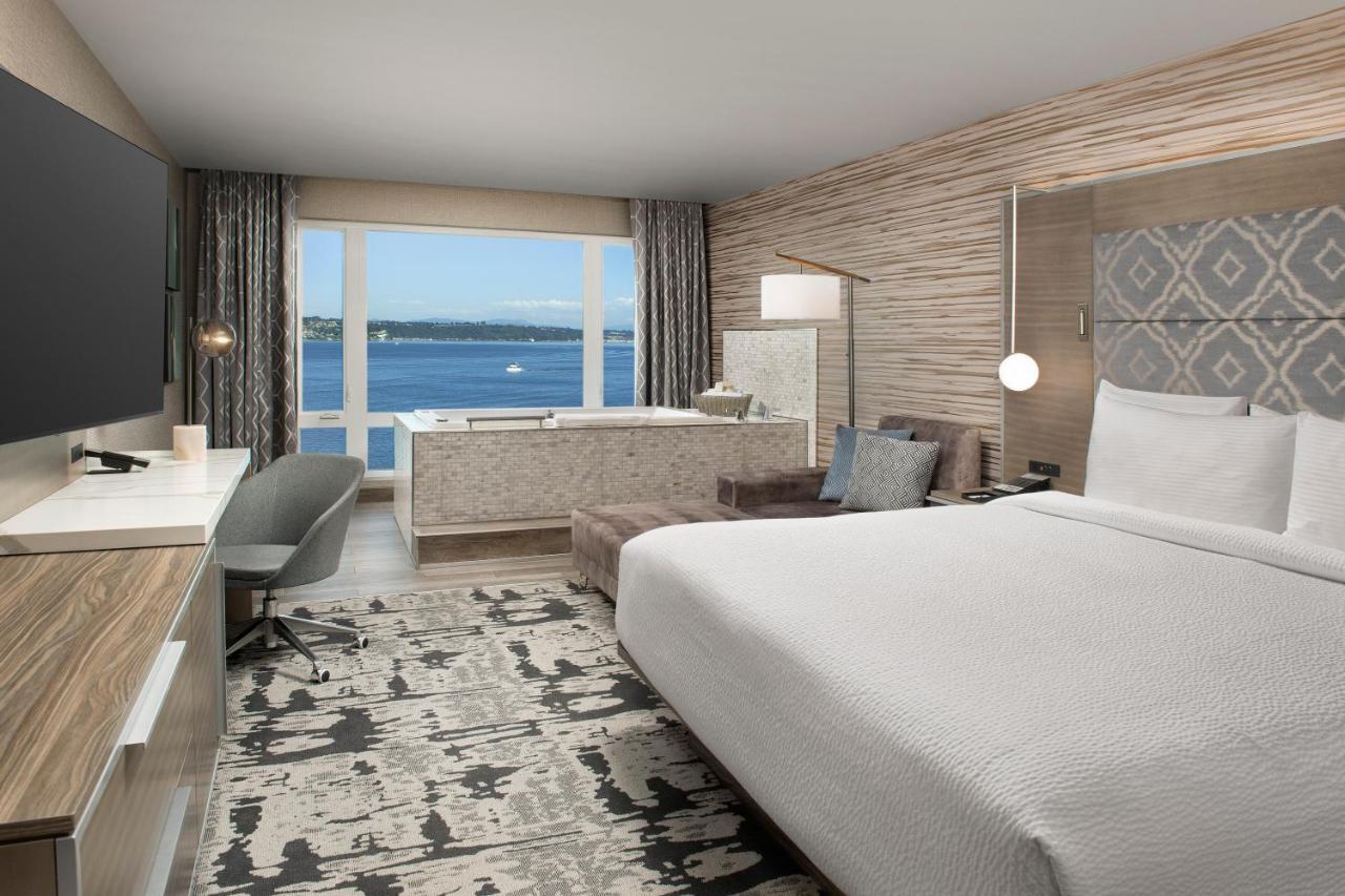 Silver Cloud Hotel Tacoma At Point Ruston Waterfront Exterior photo